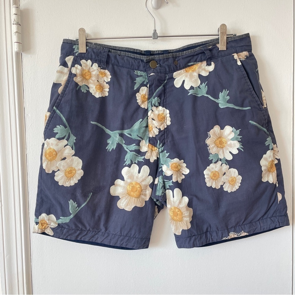Descendent of Thieves Men’s Reversible Floral Navy Blue Shorts 31